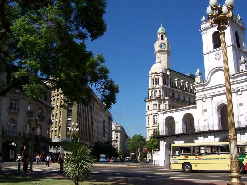 PASEO POR BUENOS AIRES RECORDANDO A EVITA
