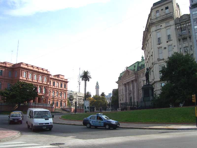 PASEO POR BUENOS AIRES RECORDANDO A EVITA