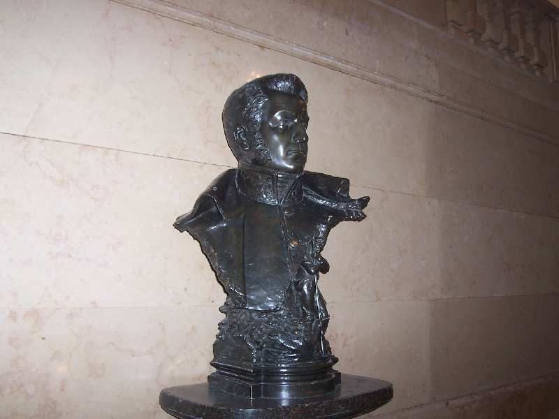 PASEO POR BUENOS AIRES RECORDANDO A EVITA