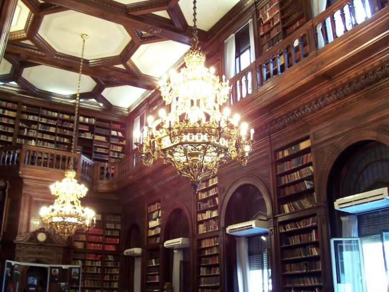 PASEO POR BUENOS AIRES RECORDANDO A EVITA