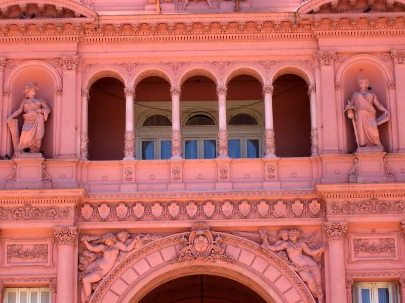 PASEO POR BUENOS AIRES RECORDANDO A EVITA
