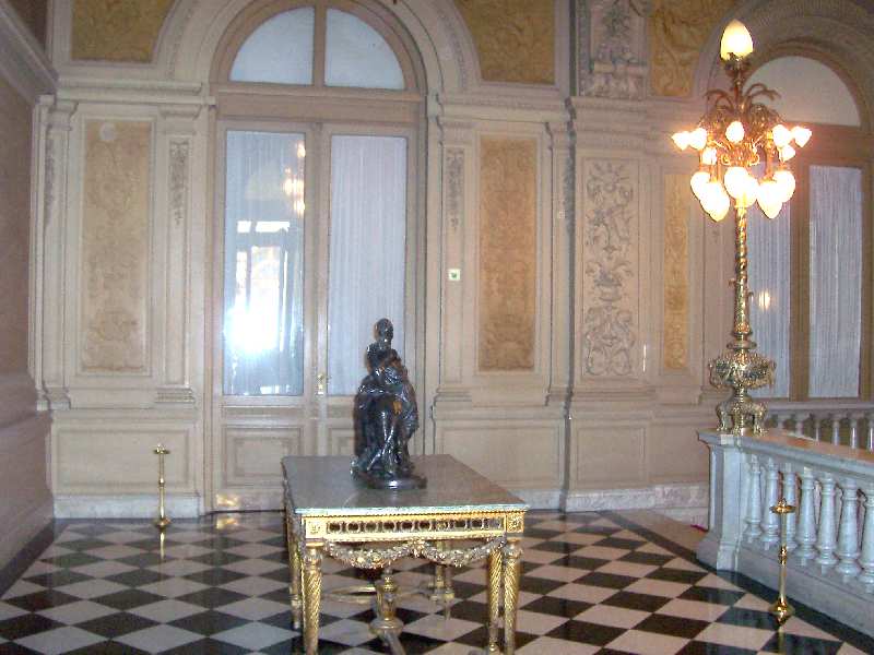 PASEO POR BUENOS AIRES RECORDANDO A EVITA