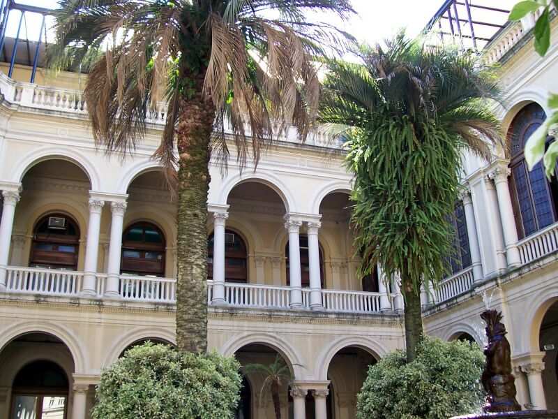 PASEO POR BUENOS AIRES RECORDANDO A EVITA