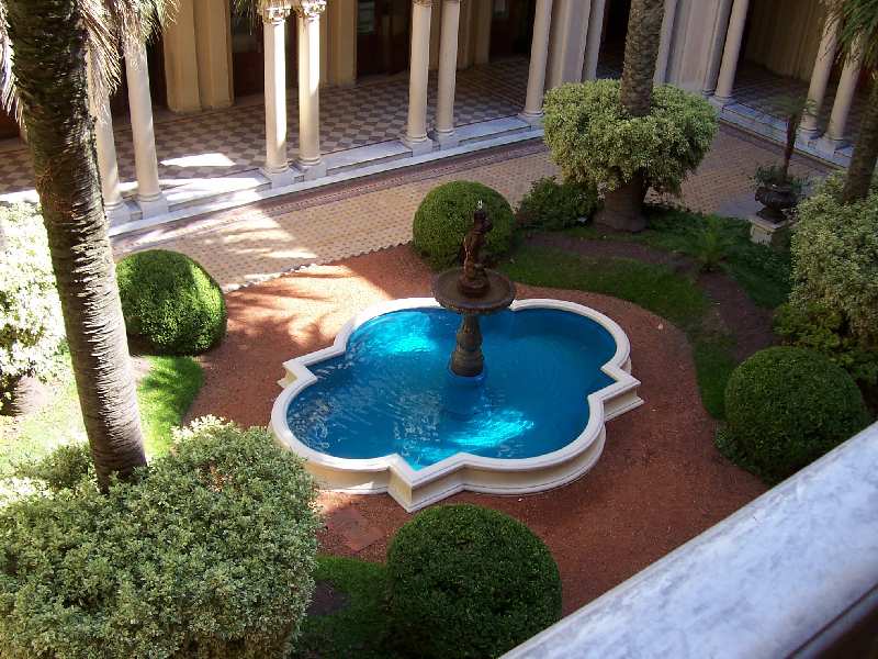 PASEO POR BUENOS AIRES RECORDANDO A EVITA