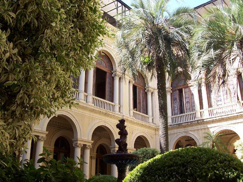 PASEO POR BUENOS AIRES RECORDANDO A EVITA