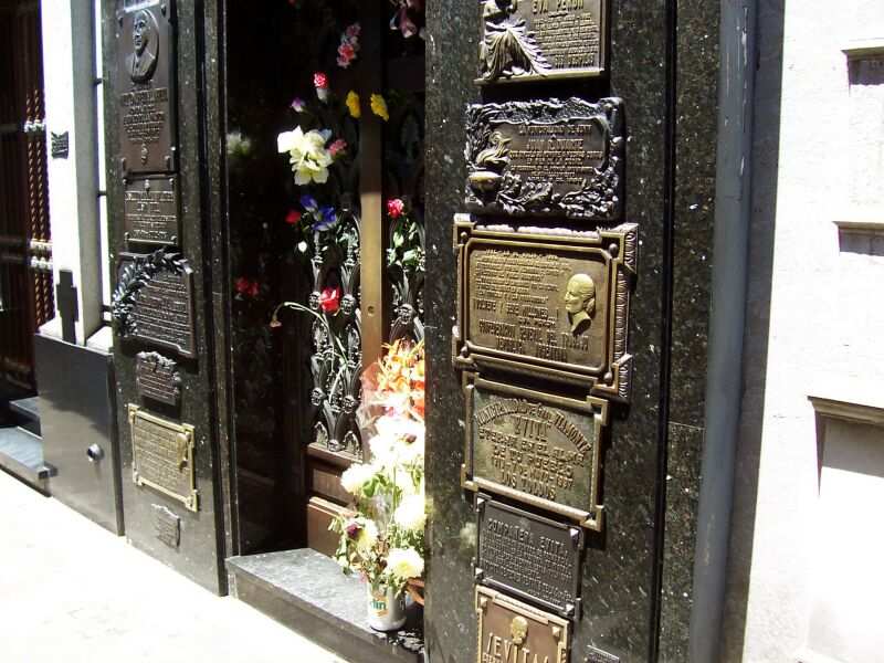 PASEO POR BUENOS AIRES RECORDANDO A EVITA