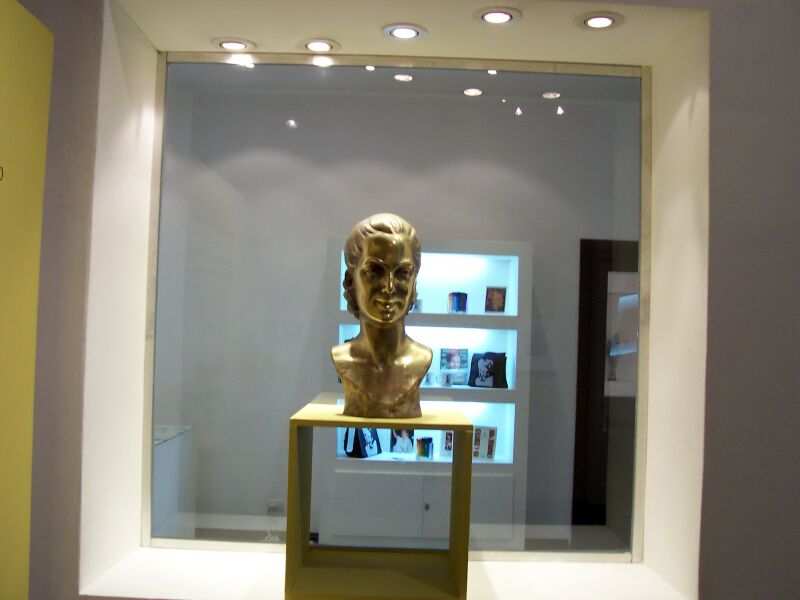 PASEO POR BUENOS AIRES RECORDANDO A EVITA