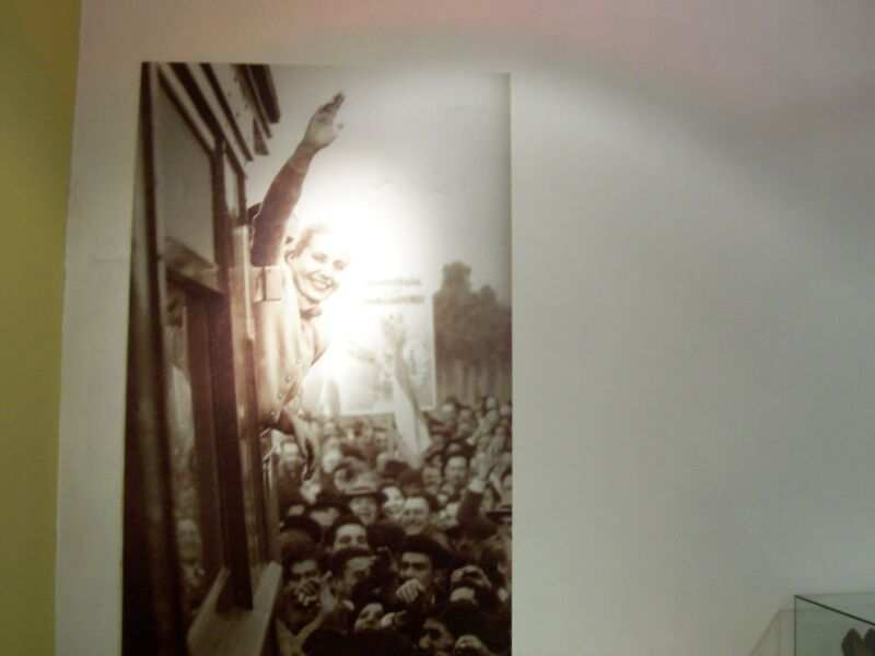 PASEO POR BUENOS AIRES RECORDANDO A EVITA