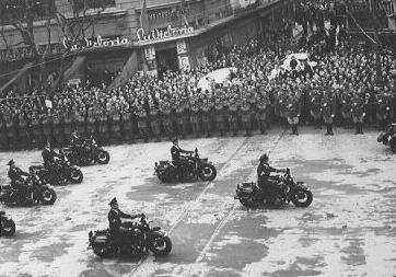 12 FOTOS DEL FUNERAL DE EVITA