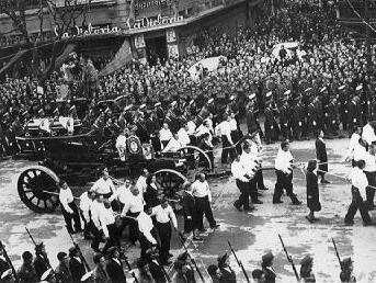 12 FOTOS DEL FUNERAL DE EVITA