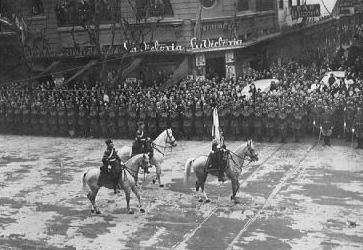 12 FOTOS DEL FUNERAL DE EVITA