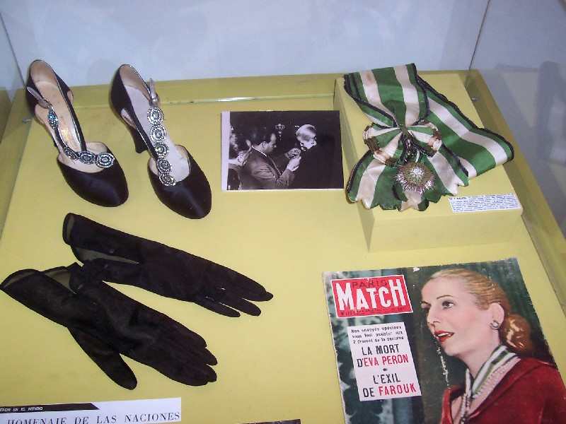 PASEO POR BUENOS AIRES RECORDANDO A EVITA