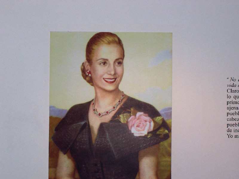 PASEO POR BUENOS AIRES RECORDANDO A EVITA