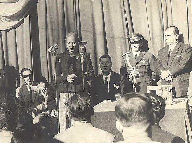 9 FOTOS DE EVITA Y PERON