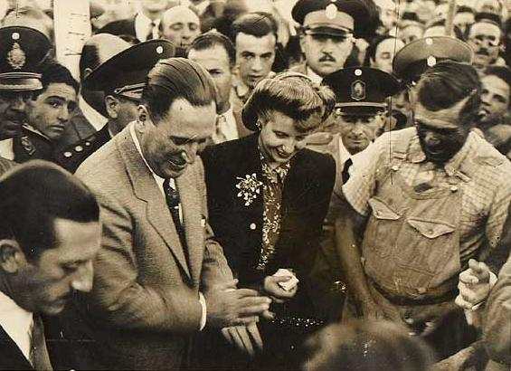 9 FOTOS DE EVITA Y PERON