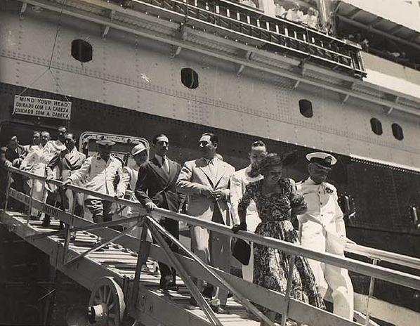 9 FOTOS DE EVITA Y PERON