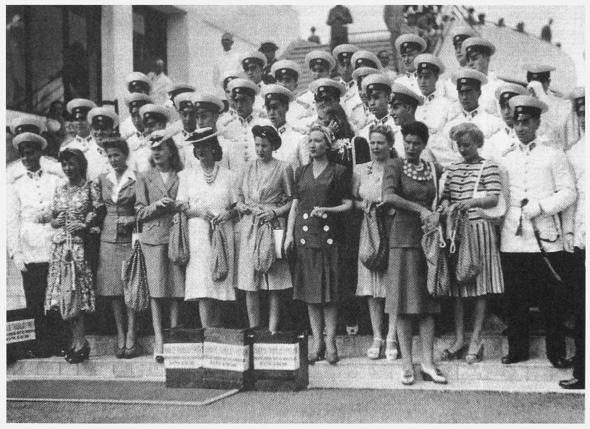 Evita en en la Colecta Pro - damnificados del terremoto de San Juan