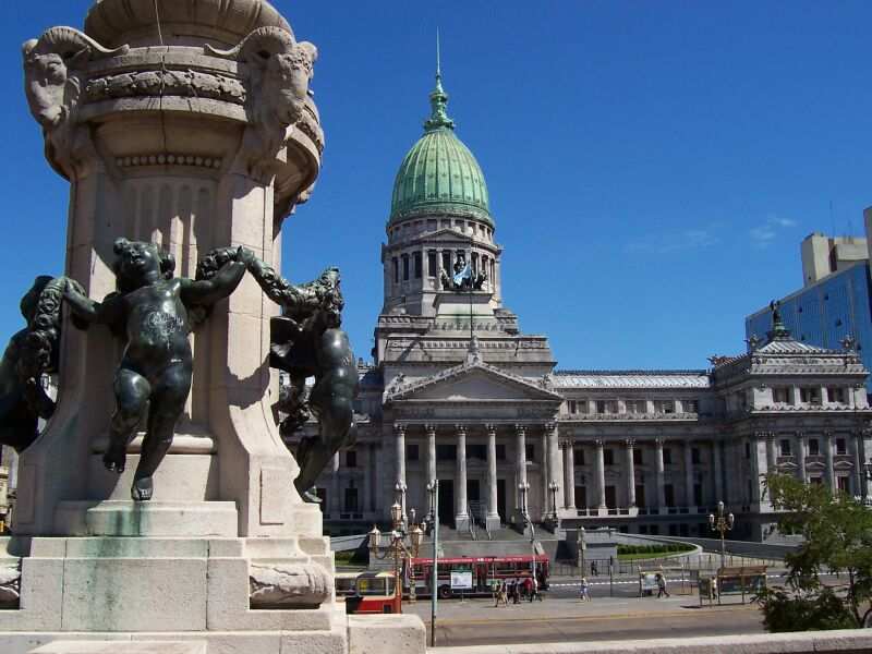 PASEO POR BUENOS AIRES RECORDANDO A EVITA