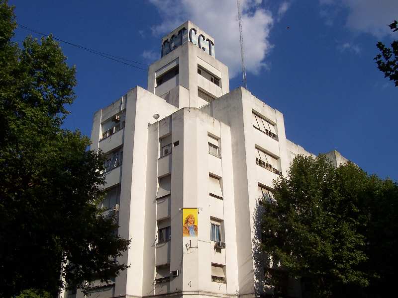 PASEO POR BUENOS AIRES RECORDANDO A EVITA