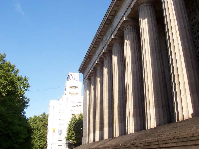 PASEO POR BUENOS AIRES RECORDANDO A EVITA