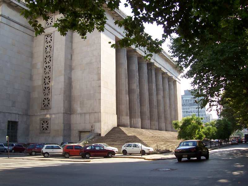 PASEO POR BUENOS AIRES RECORDANDO A EVITA