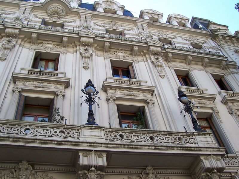 PASEO POR BUENOS AIRES RECORDANDO A EVITA