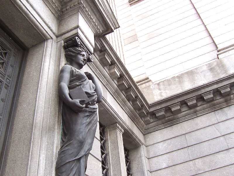 PASEO POR BUENOS AIRES RECORDANDO A EVITA