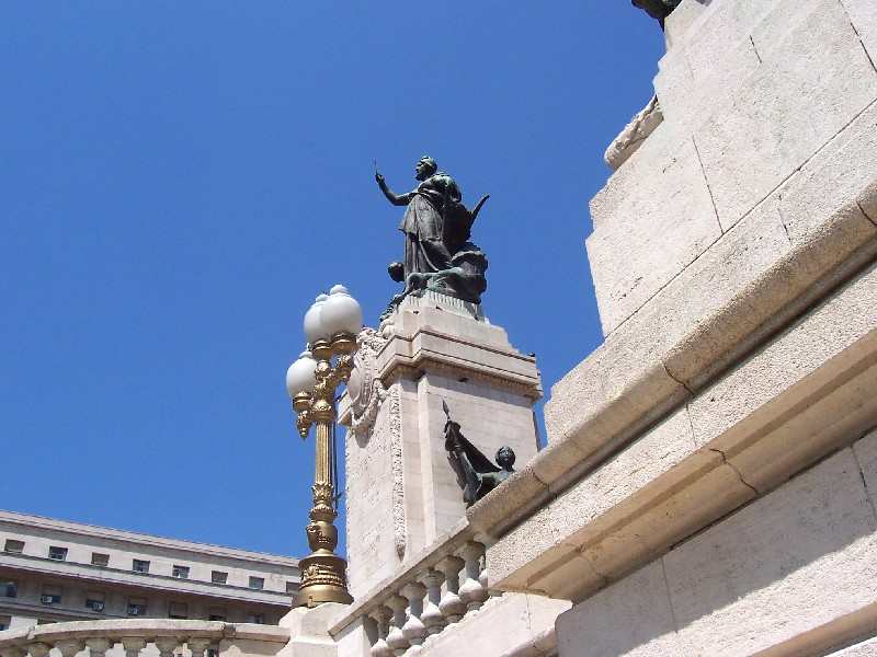 PASEO POR BUENOS AIRES RECORDANDO A EVITA
