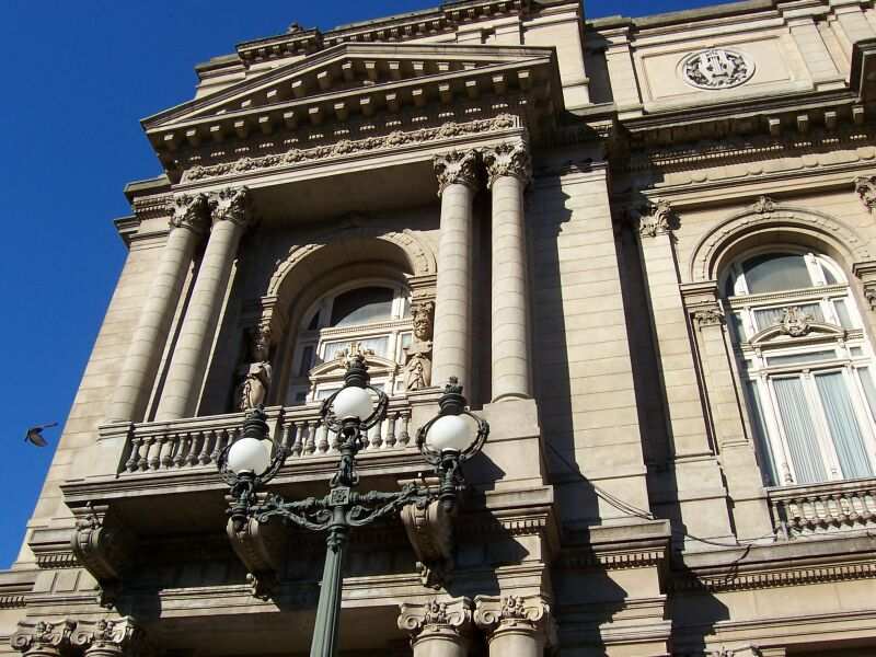 PASEO POR BUENOS AIRES RECORDANDO A EVITA