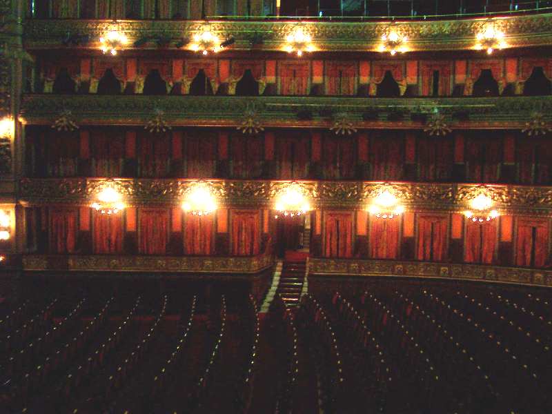 PASEO POR BUENOS AIRES RECORDANDO A EVITA