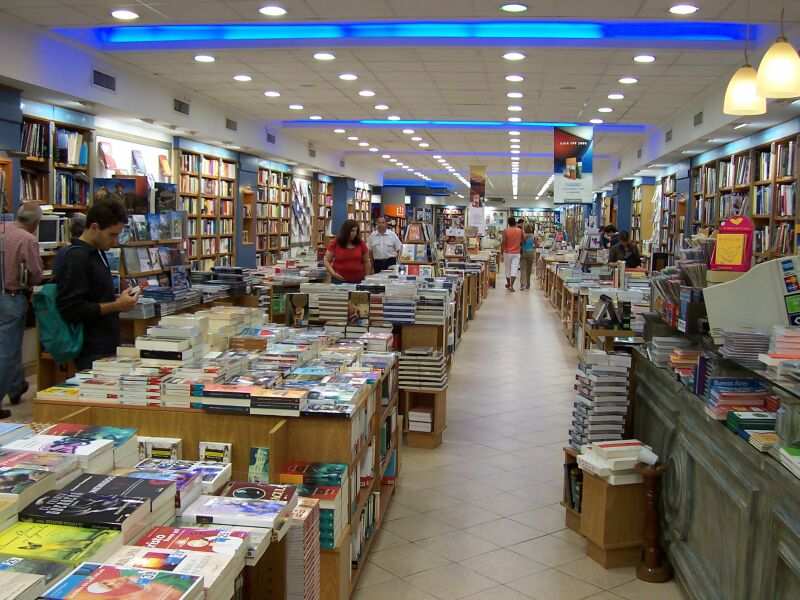 PASEO POR BUENOS AIRES RECORDANDO A EVITA