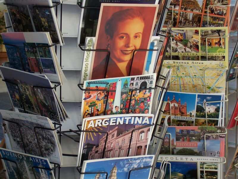 PASEO POR BUENOS AIRES RECORDANDO A EVITA