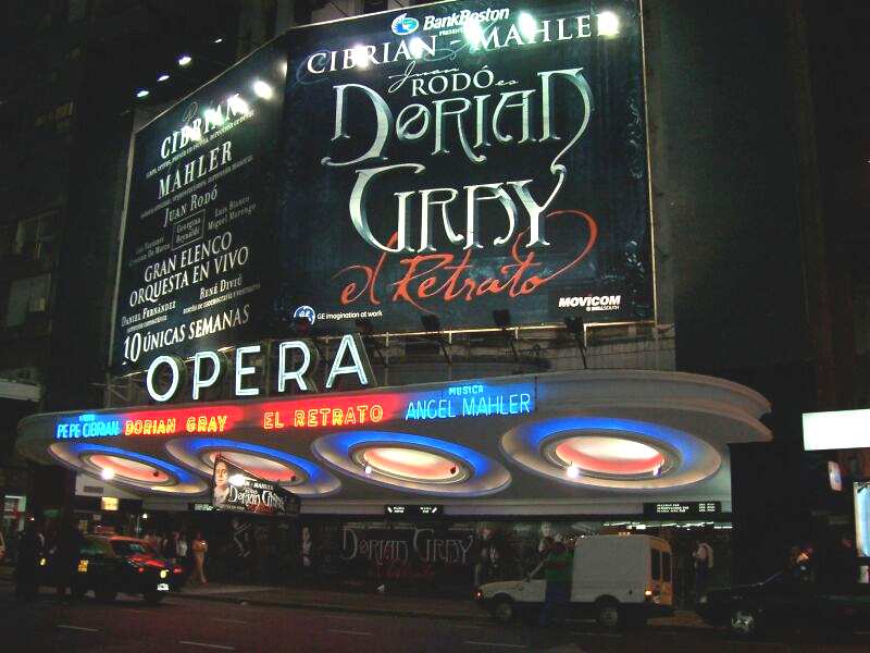 PASEO POR BUENOS AIRES RECORDANDO A EVITA