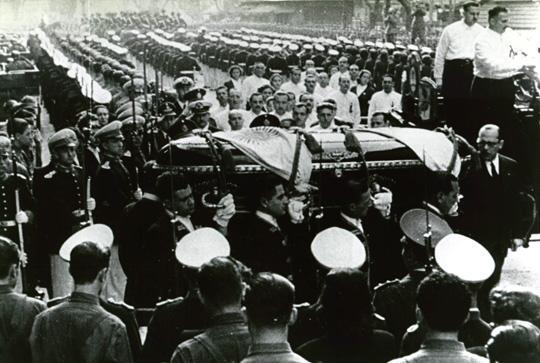FUNERAL DE EVITA