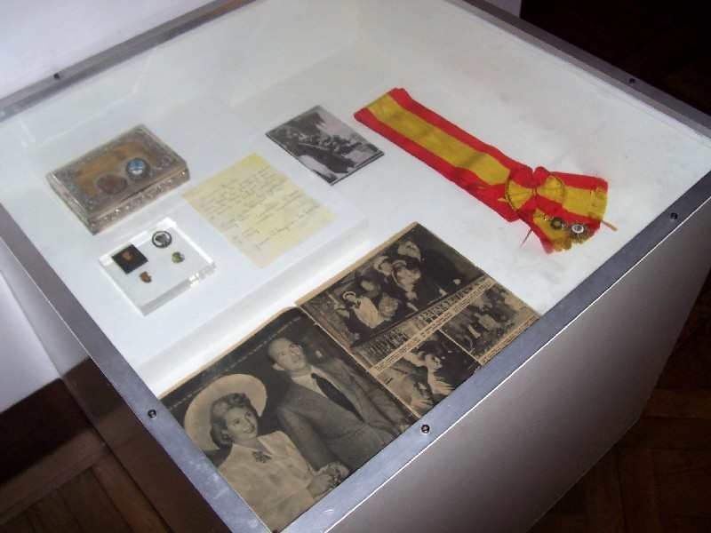 PASEO POR BUENOS AIRES RECORDANDO A EVITA