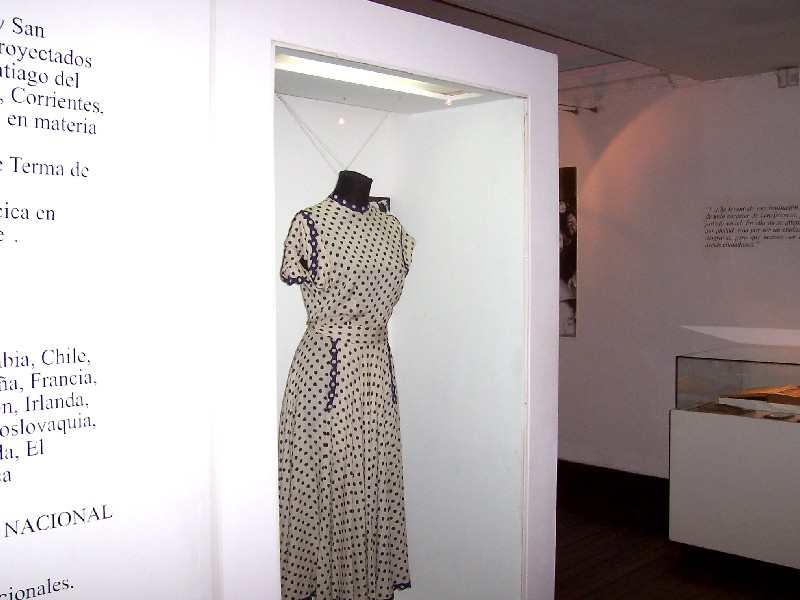 PASEO POR BUENOS AIRES RECORDANDO A EVITA