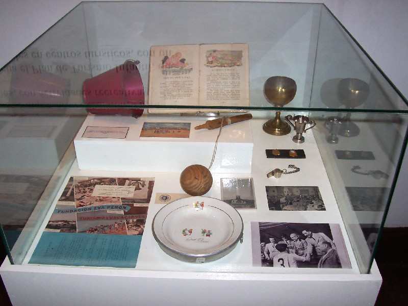 PASEO POR BUENOS AIRES RECORDANDO A EVITA