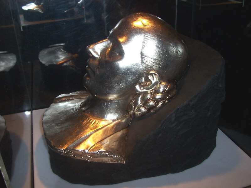 PASEO POR BUENOS AIRES RECORDANDO A EVITA