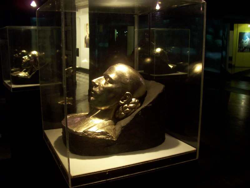 PASEO POR BUENOS AIRES RECORDANDO A EVITA