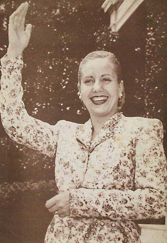 EVITA SONRIENTE