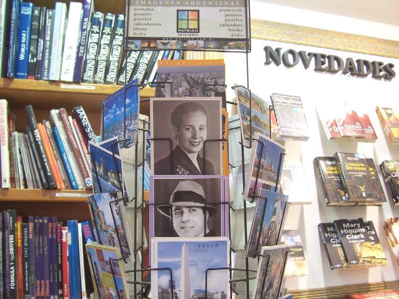 PASEO POR BUENOS AIRES RECORDANDO A EVITA