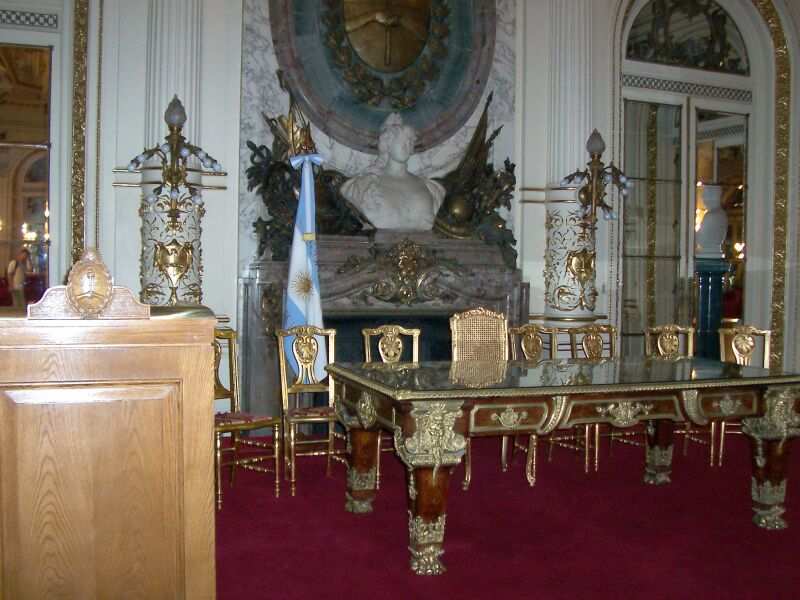 PASEO POR BUENOS AIRES RECORDANDO A EVITA